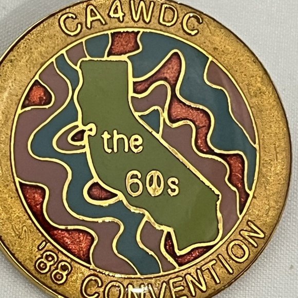 CA4WDC California Four Wheel Drive Association 1988 Convention Pin 60’s Theme - Picture 5 of 13